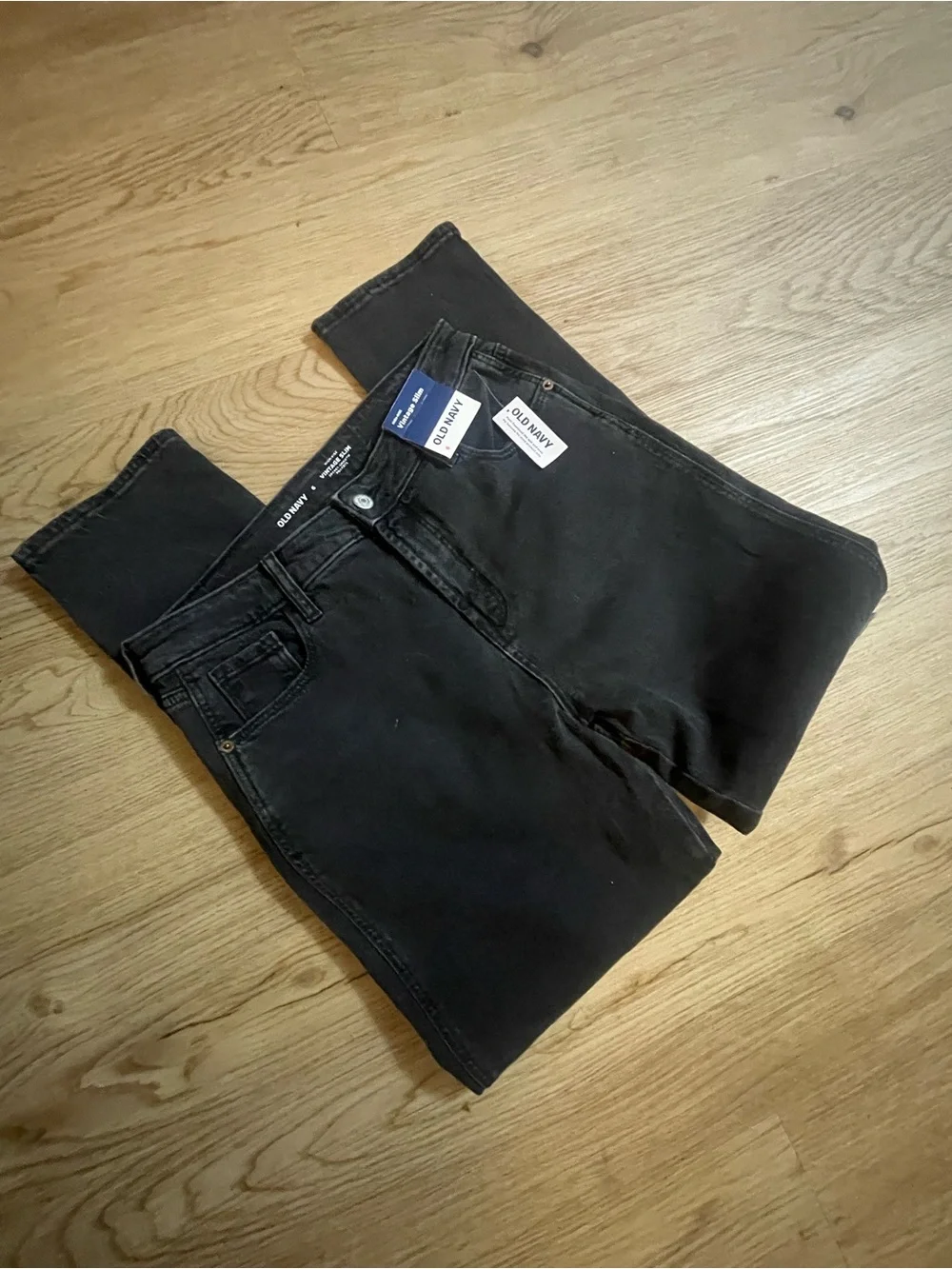 NEW WITH TAGS Old Navy Black Women’s Vintage Slim Jeans